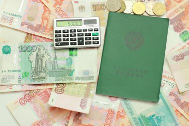 Çalışma kitabı ve Rus para hesap makinesi