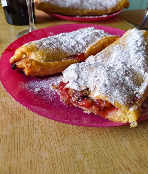 Imagen Fotográfica Del Strudel Frutas Bayas Plato — Foto de Stock