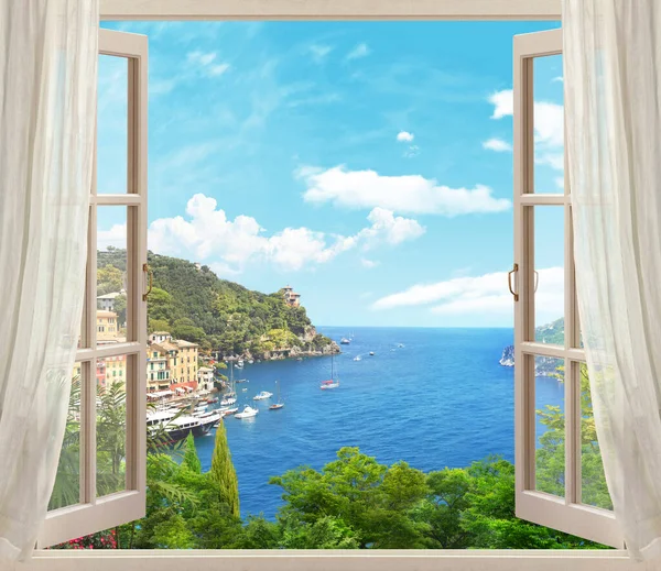 窓からのイタリアの眺め — ストック写真