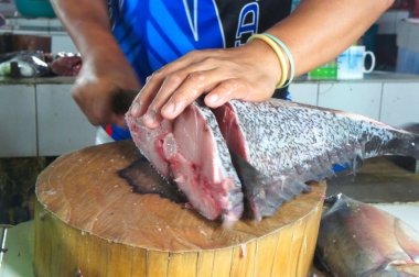 Renkli tropikal balık pazarında Satılık. Filipinler.