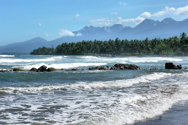 Waves and sea foam. Philippines. — Stock Photo, Image