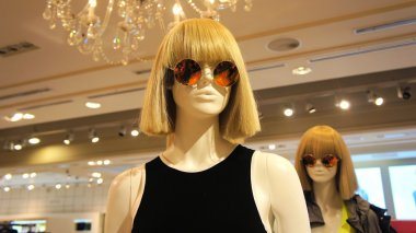 Mağaza vitrin mankeni. İnsan figürü. İnsan simülasyon 