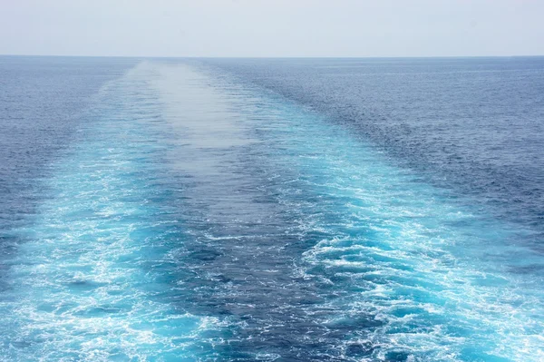 su üzerinde iz. Filipinler