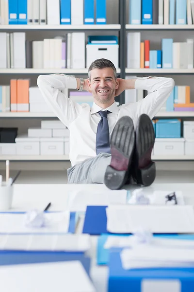 Líný podnikatel ve své kanceláři — Stock fotografie