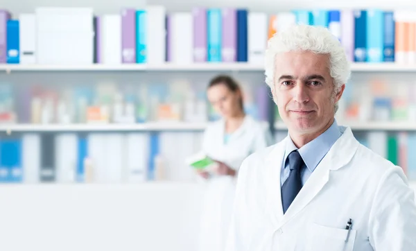 Selbstbewusste Doktorarbeit — Stockfoto