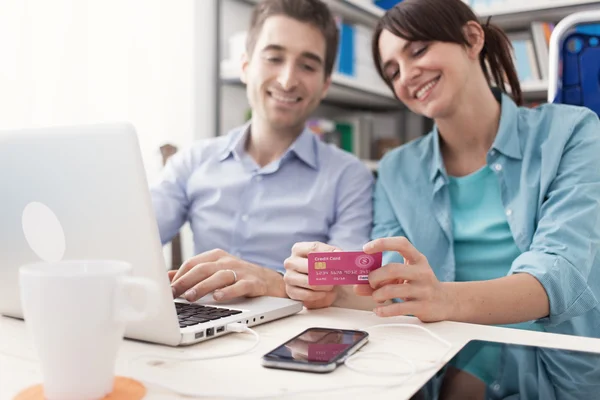 Compras online em casa — Fotografia de Stock