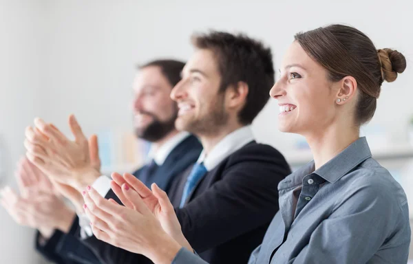 Säker affärsmän på seminariet — Stockfoto