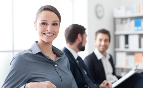 Geschäftsleute bei einem Meeting — Stockfoto