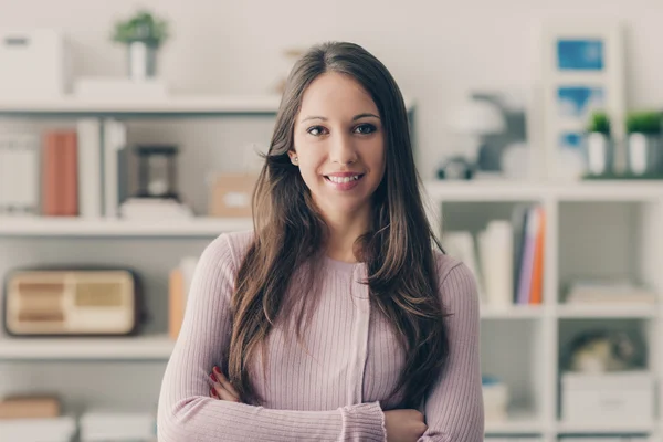 Young woman at home posing — Stock Photo, Image