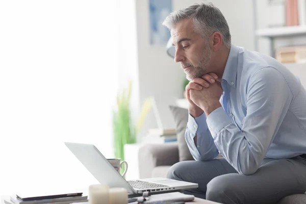 Businessman working at home — Stock Photo, Image