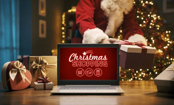Papai Noel Trazendo Presente Casa Anúncio Compras Natal Laptop — Fotografia de Stock