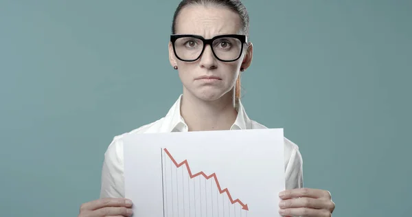 Businesswoman Holding Negative Financial Chart Financial Crisis Loss Concept — Stock Photo, Image