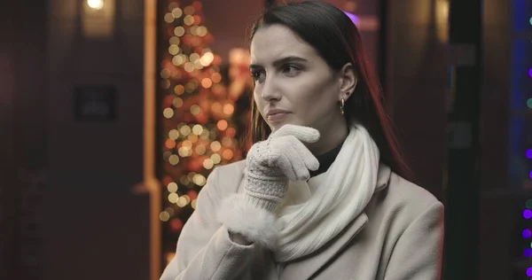 Pensive Woman City Street Christmas She Thinking Hand Chin — Stock Photo, Image