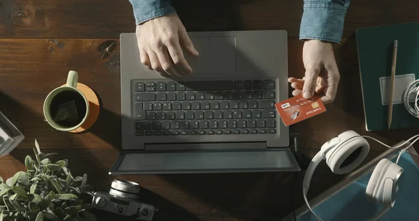 Businessman Doing Online Shopping Connecting His Laptop Holding Credit Card — Stok fotoğraf