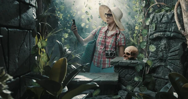 Disappointed Tourist Exploring Jungle She Unable Connect Her Phone Because — Stock Photo, Image