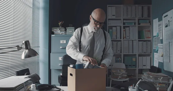 Geschäftsmann Packt Seine Sachen Und Verlässt Das Büro Hat Seinen — Stockfoto