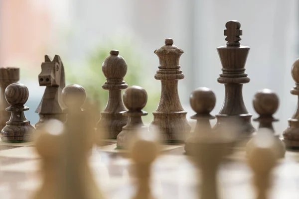 Σκάκι Κομμάτια Τοποθετημένα Στη Σκακιέρα Έτοιμα Για Παιχνίδι — Φωτογραφία Αρχείου