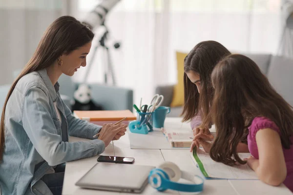 Happy Students Doing Homework Together Education Learning Home Concept — Foto Stock