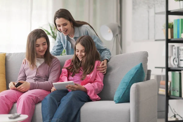 Happy Mother Kids Living Room Watching Videos Online Together — Stockfoto