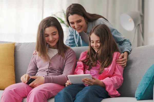 Happy Mother Kids Living Room Watching Videos Online Together — Stockfoto