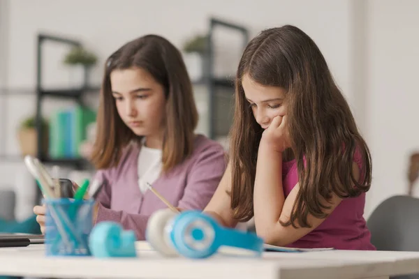 Happy Students Doing Homework Together Sitting Desk Studying — Stock Fotó