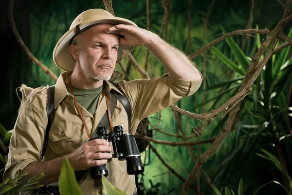 Oriëntatielopen in de jungle — Stockfoto