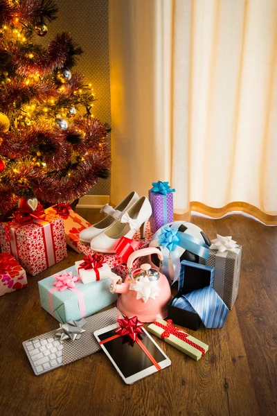 Christmas tree with gifts — Stock Photo, Image