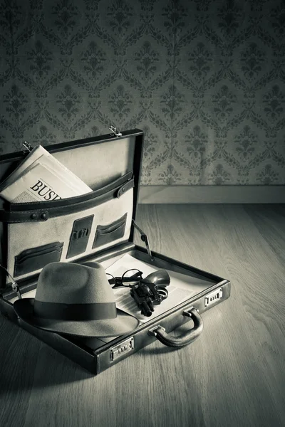 Vintage leather briefcase — Stock Photo, Image