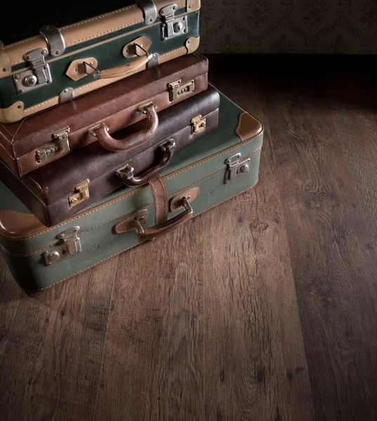 Stack of colorful vintage suitcases — Stock Photo, Image