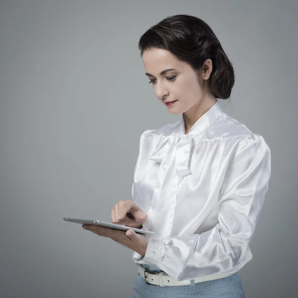 Vintage secretary using tablet — Stock Photo, Image