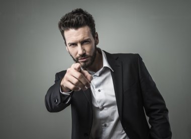 Kendine güvenen işadamı işaret