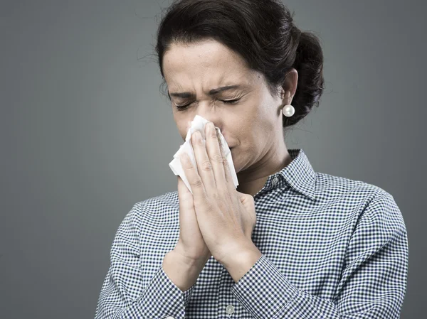 Vintage vrouw met allergie — Stockfoto