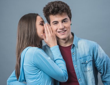 Sırları fısıldayan kadın