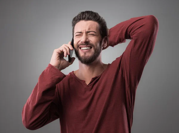 Pohledný muž s telefonní hovor — Stock fotografie