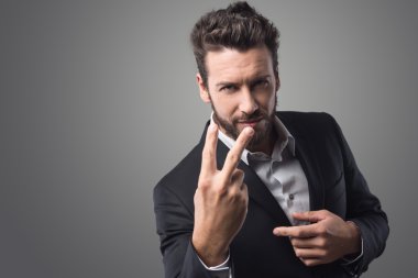 işadamı ifade ile el hareketi