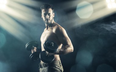 Çalışma dışarı erkek vücut Oluşturucu