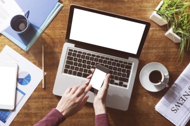 Kurumsal kimlik sahte kadar