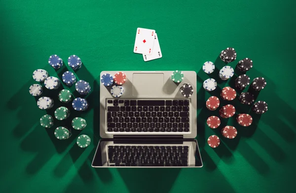 Online poker gry app koncepcja — Zdjęcie stockowe