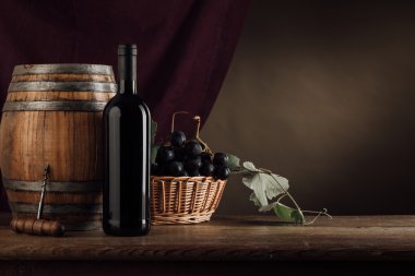 Şarap tatma ve meyve natürmort