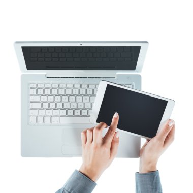Tablet kullanarak eller