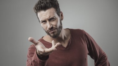 genç adam el hareketi