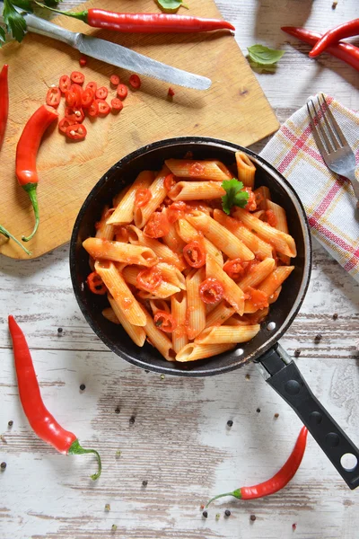 Pasta Penne con salsa de chile — Foto de Stock