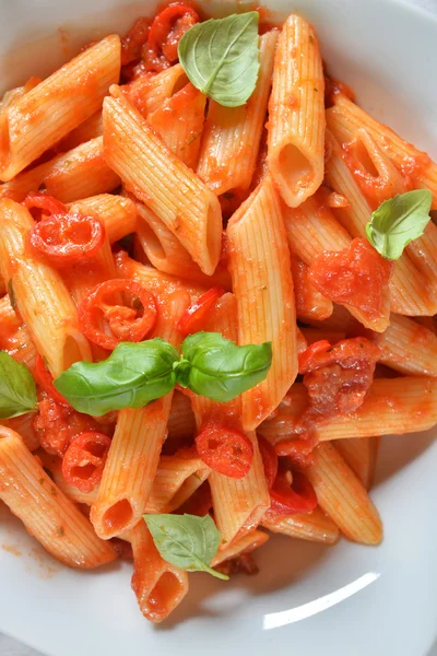 Massa Penne com molho de pimenta — Fotografia de Stock