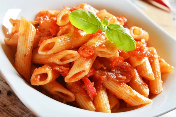 Pasta Penne con salsa de chile — Foto de Stock