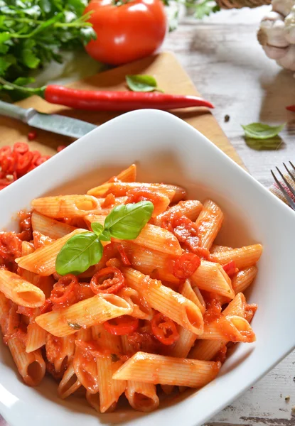 Pasta Penne con salsa de chile —  Fotos de Stock