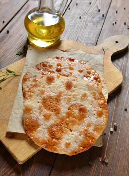 Spanische Cracker mit Oliven — Stockfoto