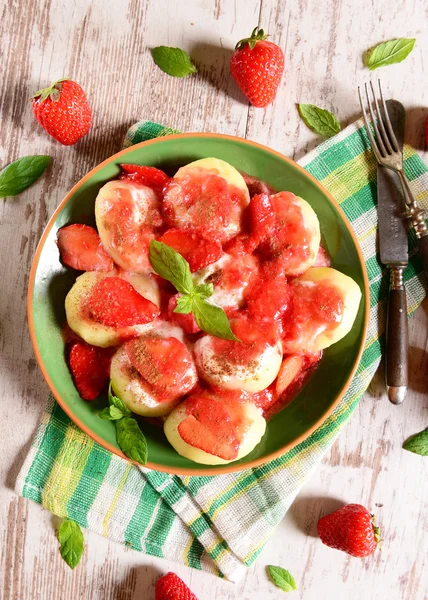 Traditionella hemmagjorda dumplings — Stockfoto