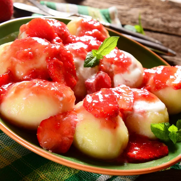 Traditional homemade dumplings — Stock Photo, Image