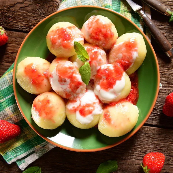 Traditional homemade dumplings — Stock Photo, Image