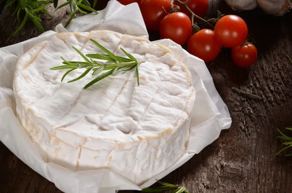 Bílý sýr camembert — Stock fotografie